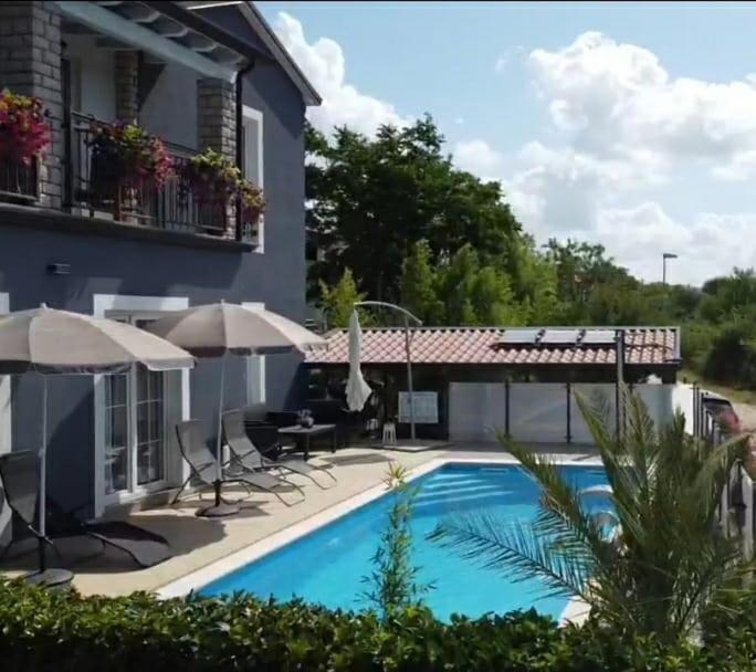 Lavanda House With Apartments بوجي المظهر الخارجي الصورة