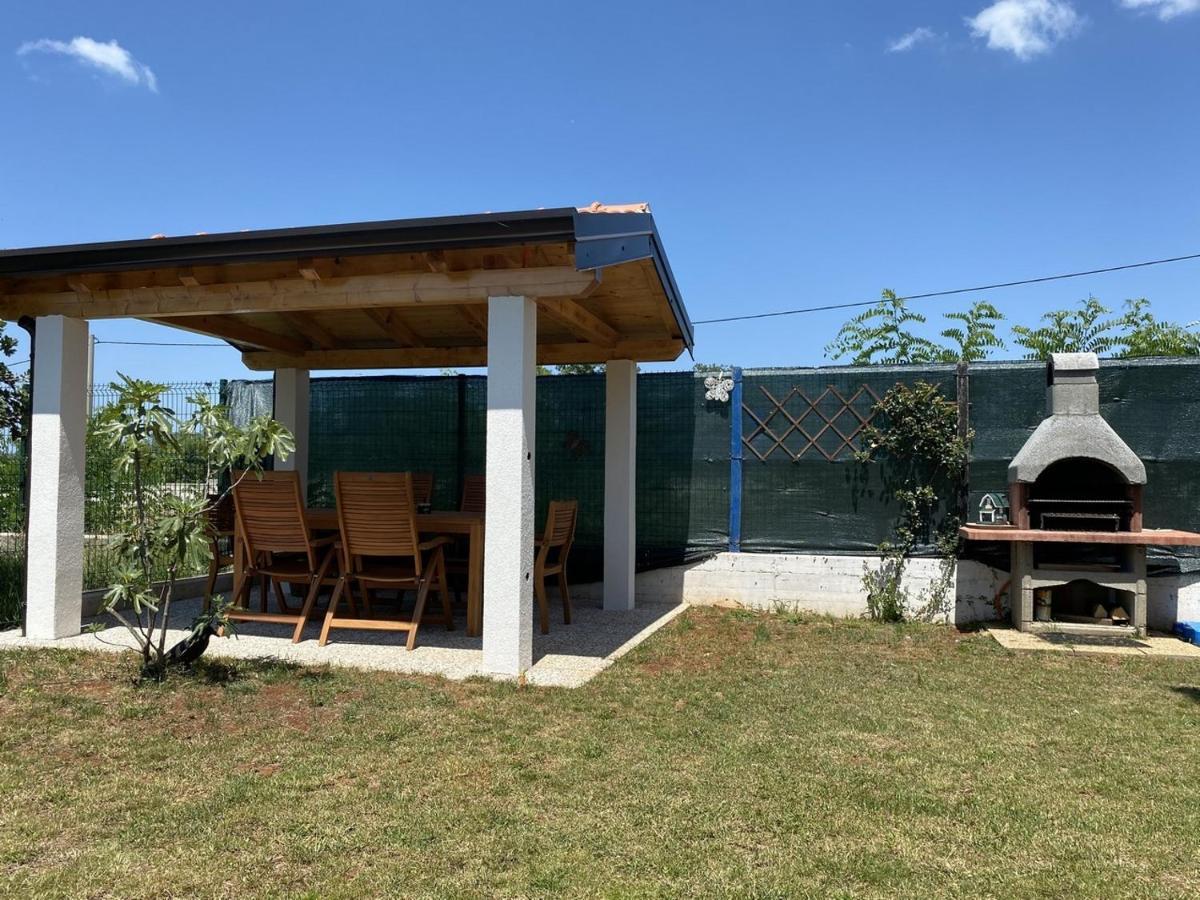 Lavanda House With Apartments بوجي المظهر الخارجي الصورة