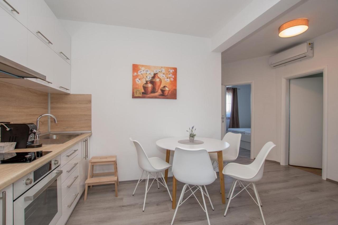 Lavanda House With Apartments بوجي المظهر الخارجي الصورة