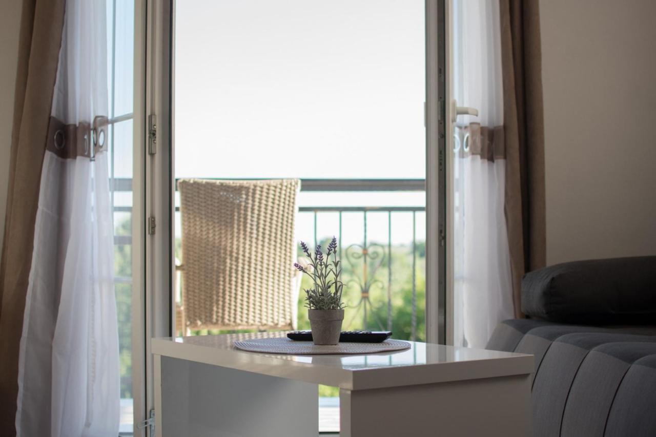 Lavanda House With Apartments بوجي المظهر الخارجي الصورة
