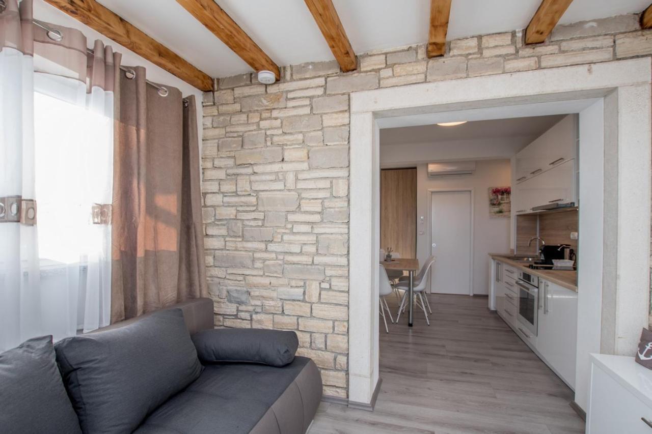 Lavanda House With Apartments بوجي المظهر الخارجي الصورة