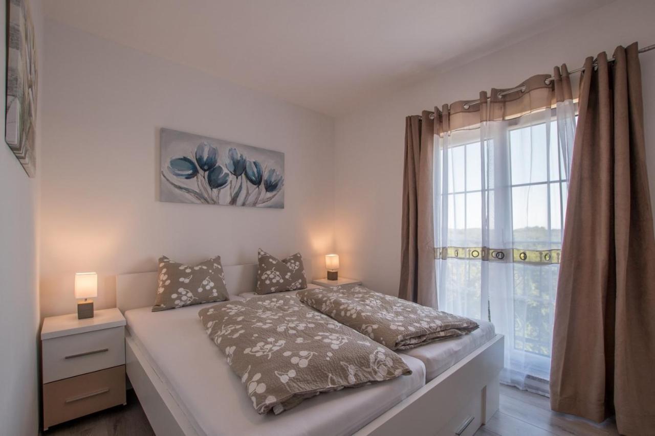 Lavanda House With Apartments بوجي المظهر الخارجي الصورة
