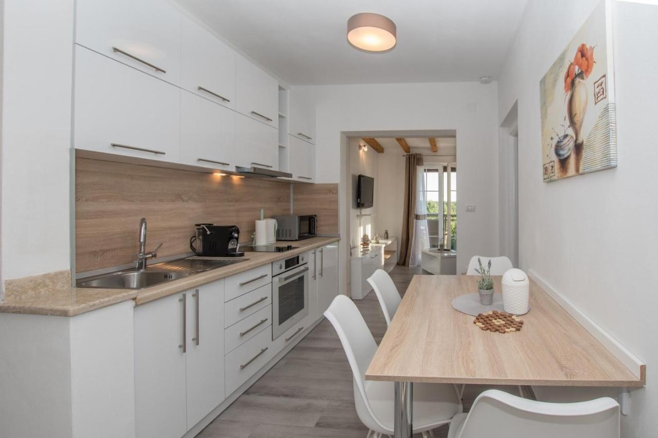 Lavanda House With Apartments بوجي المظهر الخارجي الصورة