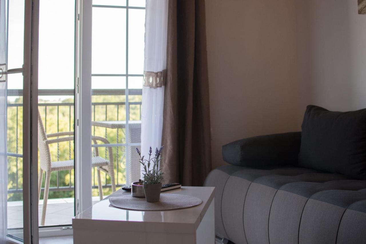Lavanda House With Apartments بوجي المظهر الخارجي الصورة